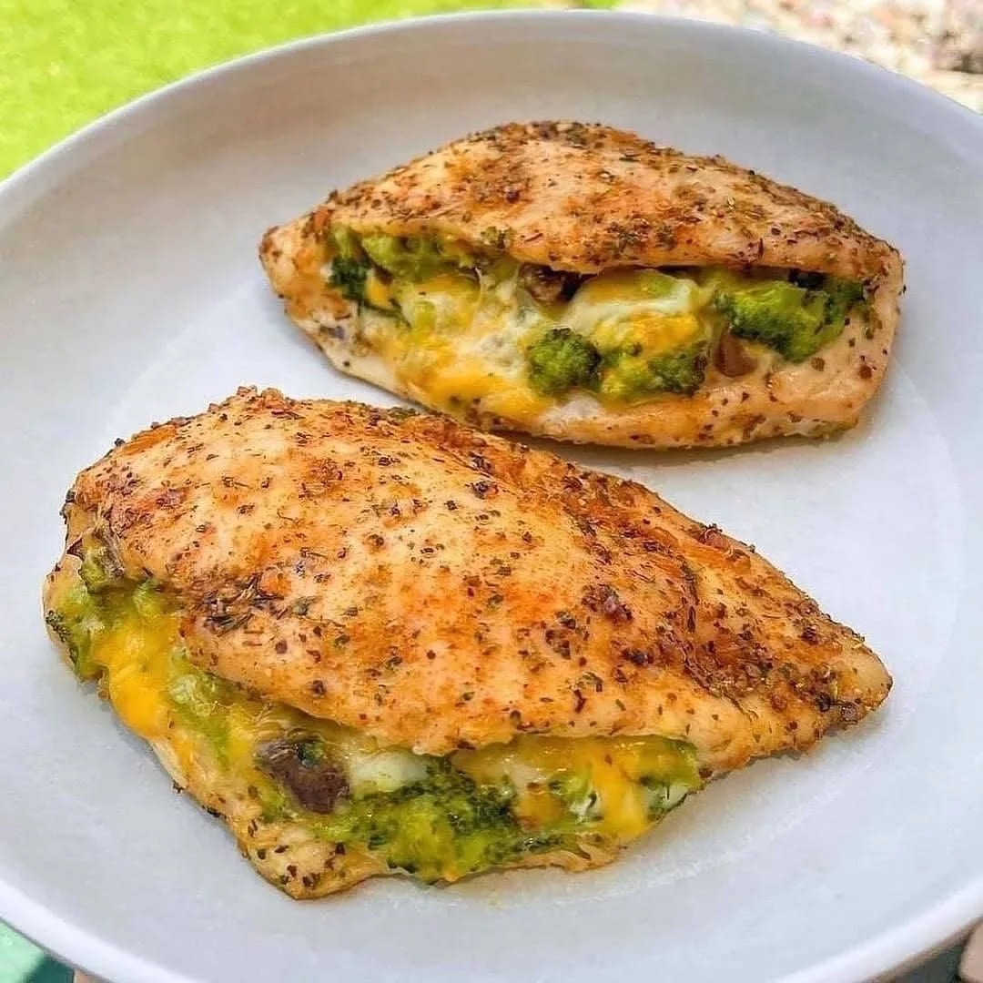 keto stuffed Chicken